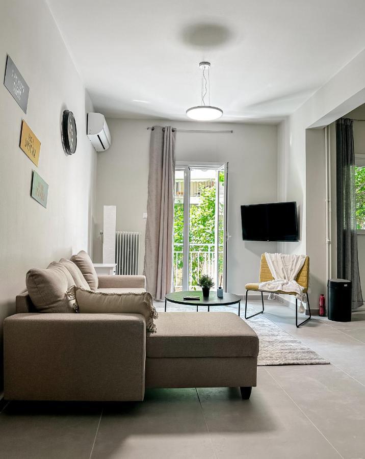 Metro Chic Haven: Modernized Urban Studio Near The Tram Atenas Exterior foto