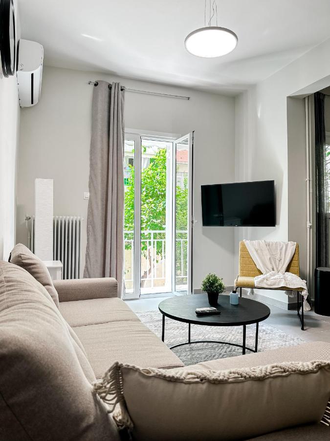 Metro Chic Haven: Modernized Urban Studio Near The Tram Atenas Exterior foto