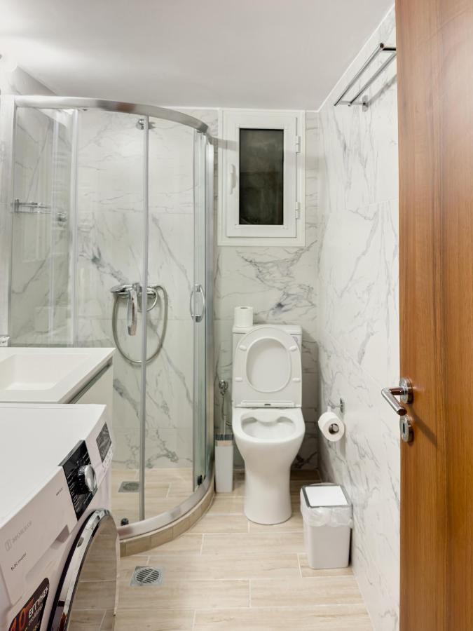 Metro Chic Haven: Modernized Urban Studio Near The Tram Atenas Exterior foto