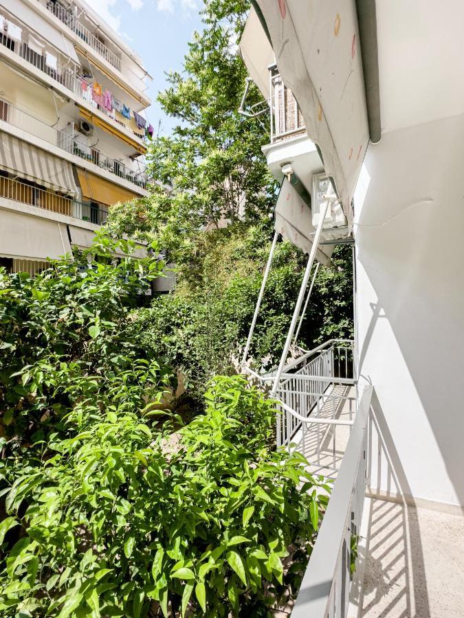 Metro Chic Haven: Modernized Urban Studio Near The Tram Atenas Exterior foto