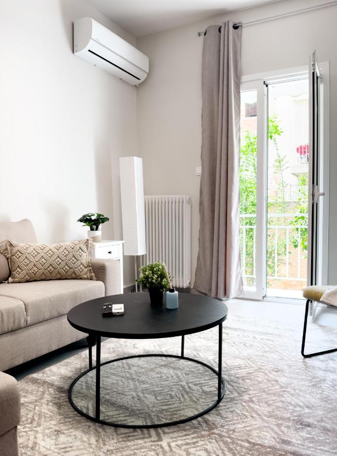 Metro Chic Haven: Modernized Urban Studio Near The Tram Atenas Exterior foto