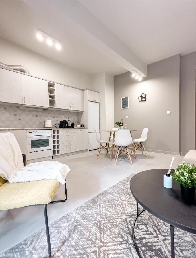 Metro Chic Haven: Modernized Urban Studio Near The Tram Atenas Exterior foto