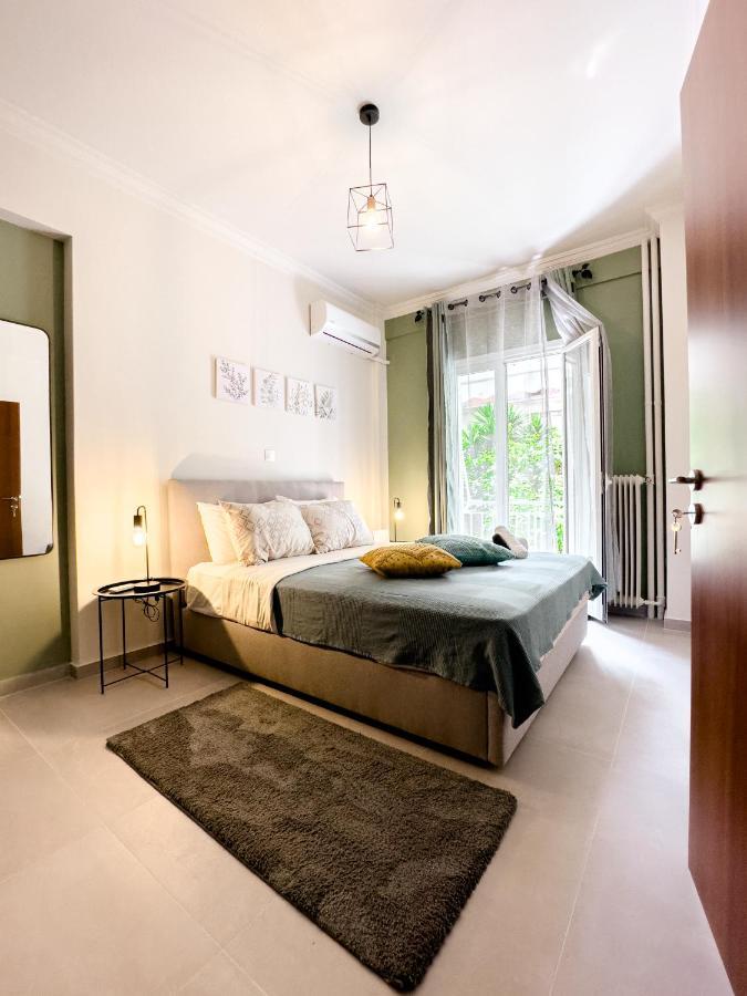 Metro Chic Haven: Modernized Urban Studio Near The Tram Atenas Exterior foto