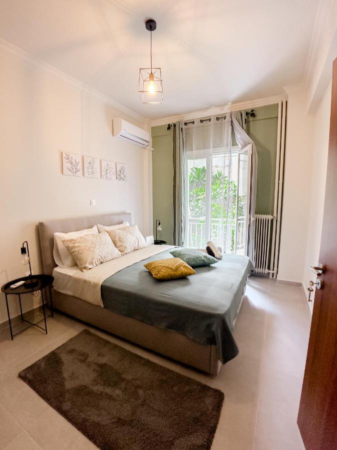 Metro Chic Haven: Modernized Urban Studio Near The Tram Atenas Exterior foto